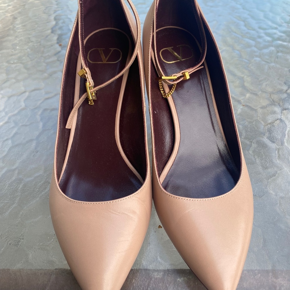 VALENTINO leather Wedge in Beige - Beautiful details- Made in Italy